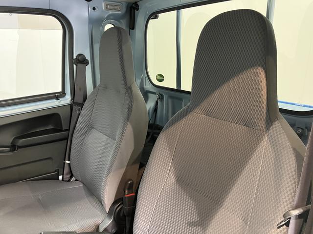 ハイゼットトラックジャンボＳＡIIIｔ４ＷＤ　ＭＴ車　ＬＥＤヘッドライト　フロントフォグランプ　作業灯　純正ＣＤデッキ　ＣＤ　ＡＵＸ　ＡＭ　ＦＭ（愛媛県）の中古車