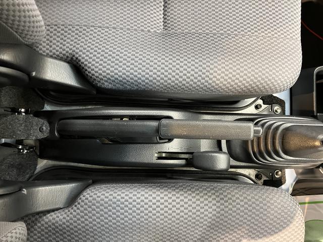 ハイゼットトラックジャンボＳＡIIIｔ４ＷＤ　ＭＴ車　ＬＥＤヘッドライト　フロントフォグランプ　作業灯　純正ＣＤデッキ　ＣＤ　ＡＵＸ　ＡＭ　ＦＭ（愛媛県）の中古車