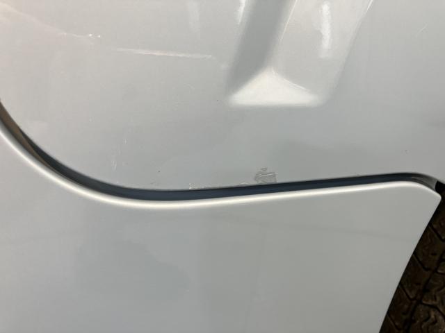 ハイゼットトラックジャンボＳＡIIIｔ４ＷＤ　ＭＴ車　ＬＥＤヘッドライト　フロントフォグランプ　作業灯　純正ＣＤデッキ　ＣＤ　ＡＵＸ　ＡＭ　ＦＭ（愛媛県）の中古車