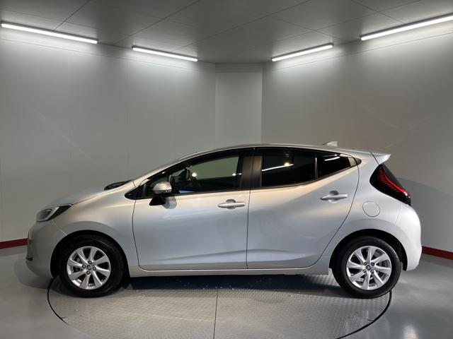 アクアＺ純正ナビ　パノラマモニター　ＣＤ　ＤＶＤ　ＥＴＣ　オートライト　ＬＥＤヘッドライト　クルーズコントロール　プッシュスタート　障害物センサー　電動格納ドアミラー　キーフリーシステム（愛媛県）の中古車