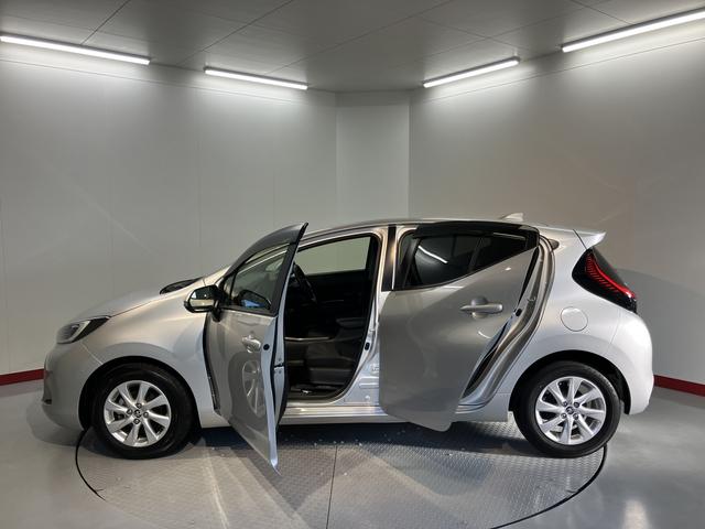 アクアＺ純正ナビ　パノラマモニター　ＣＤ　ＤＶＤ　ＥＴＣ　オートライト　ＬＥＤヘッドライト　クルーズコントロール　プッシュスタート　障害物センサー　電動格納ドアミラー　キーフリーシステム（愛媛県）の中古車