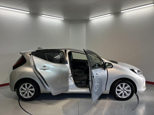 アクアＺ純正ナビ　パノラマモニター　ＣＤ　ＤＶＤ　ＥＴＣ　オートライト　ＬＥＤヘッドライト　クルーズコントロール　プッシュスタート　障害物センサー　電動格納ドアミラー　キーフリーシステム（愛媛県）の中古車