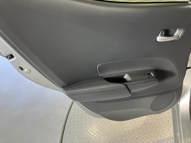 アクアＺ純正ナビ　パノラマモニター　ＣＤ　ＤＶＤ　ＥＴＣ　オートライト　ＬＥＤヘッドライト　クルーズコントロール　プッシュスタート　障害物センサー　電動格納ドアミラー　キーフリーシステム（愛媛県）の中古車