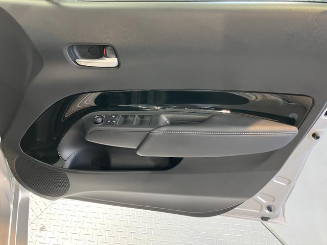 アクアＺ純正ナビ　パノラマモニター　ＣＤ　ＤＶＤ　ＥＴＣ　オートライト　ＬＥＤヘッドライト　クルーズコントロール　プッシュスタート　障害物センサー　電動格納ドアミラー　キーフリーシステム（愛媛県）の中古車