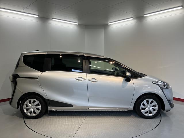 シエンタG純正ナビ バックモニター フルセグTV CD Bluetooth 後席モニター ETC 社外ドラレコ 両側電動スライドドア プッシュスタート アイドリングストップ 電動格納ドアミラー キーフリー(愛媛県)の中古車