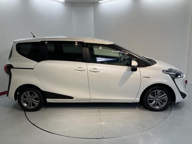 シエンタハイブリッドＧ　クエロ純正ナビバック　カメラ　地上デジタルＴＶ　ドライブレコーダー　両側電動スライドドア　クルーズコントロール　前席シートヒーター　ステアリングホイールヒーター　ＬＥＤヘッドライト　オートライト（愛媛県）の中古車