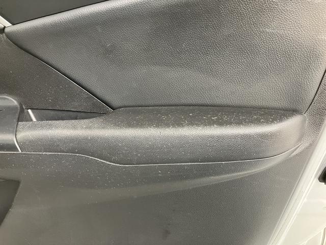 フィットハイブリッドＬパッケージ純正ナビ　ＥＴＣ車載器　バックカメラ　クルーズコントロール　オートエアコン　オートライト　ＬＥＤヘッドライト　電動格納ドアミラー　プッシュスタート　サイドエアバック（愛媛県）の中古車