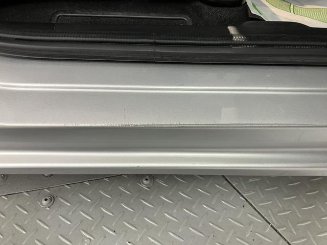 フィットハイブリッドＬパッケージ純正ナビ　ＥＴＣ車載器　バックカメラ　クルーズコントロール　オートエアコン　オートライト　ＬＥＤヘッドライト　電動格納ドアミラー　プッシュスタート　サイドエアバック（愛媛県）の中古車