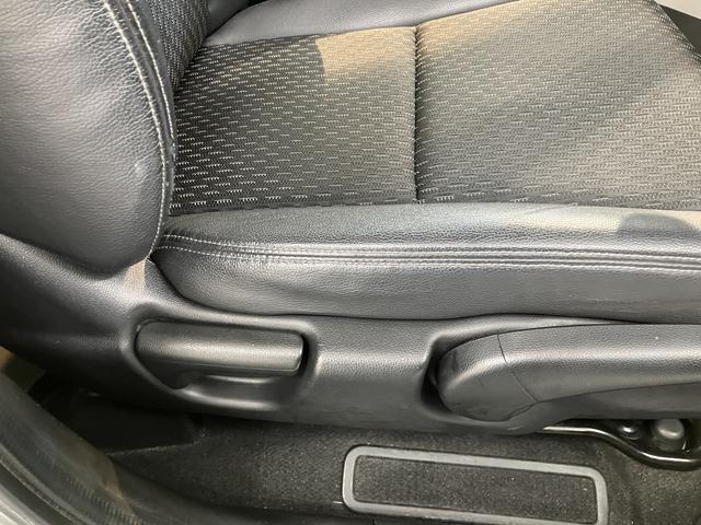 フィットハイブリッドＬパッケージ純正ナビ　ＥＴＣ車載器　バックカメラ　クルーズコントロール　オートエアコン　オートライト　ＬＥＤヘッドライト　電動格納ドアミラー　プッシュスタート　サイドエアバック（愛媛県）の中古車