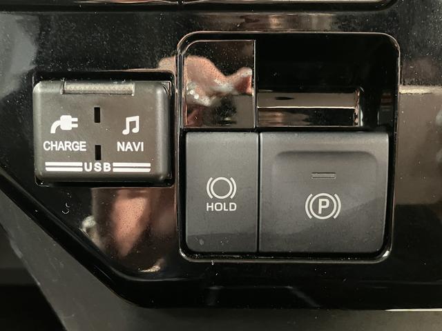 トールカスタムＧ　ターボ２ＷＤ　プッシュスタート　運転席・助手席シートヒーター　電動パーキングブレーキ　両側電動スライドドア　アイドリングストップ　オートライト　ＬＥＤヘッドライト　フロントフォグランプ　純正メモリーナビ（愛媛県）の中古車