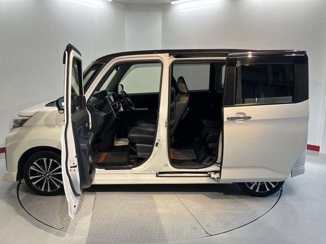 トールカスタムＧ　ターボ２ＷＤ　プッシュスタート　運転席・助手席シートヒーター　電動パーキングブレーキ　両側電動スライドドア　アイドリングストップ　オートライト　ＬＥＤヘッドライト　フロントフォグランプ　純正メモリーナビ（愛媛県）の中古車