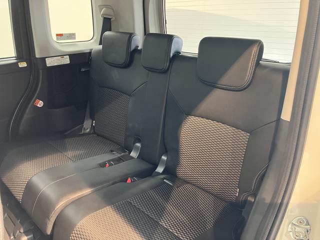 トールカスタムＧ　ターボ２ＷＤ　プッシュスタート　運転席・助手席シートヒーター　電動パーキングブレーキ　両側電動スライドドア　アイドリングストップ　オートライト　ＬＥＤヘッドライト　フロントフォグランプ　純正メモリーナビ（愛媛県）の中古車