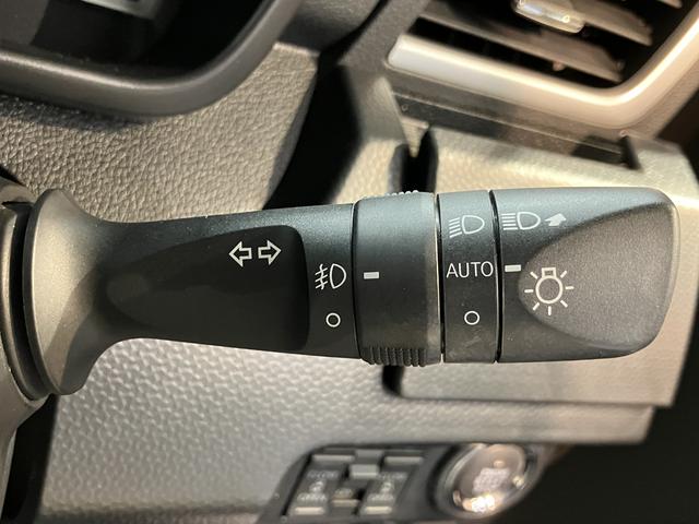 トールカスタムＧ　ターボ２ＷＤ　プッシュスタート　運転席・助手席シートヒーター　電動パーキングブレーキ　両側電動スライドドア　アイドリングストップ　オートライト　ＬＥＤヘッドライト　フロントフォグランプ　純正メモリーナビ（愛媛県）の中古車