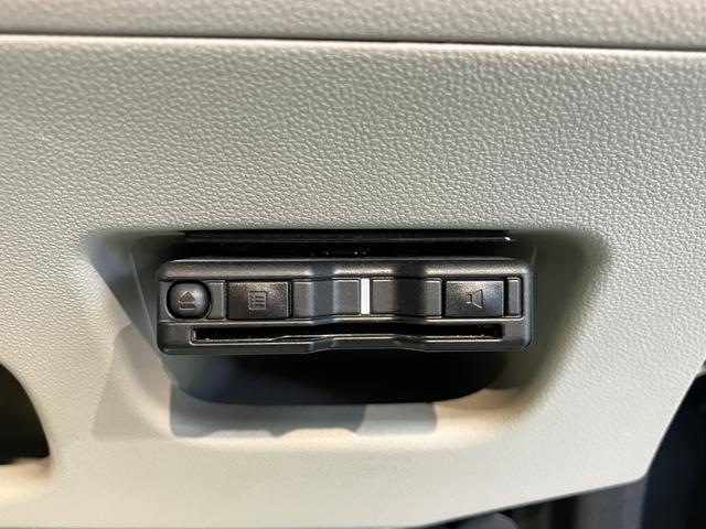 ムーヴＸリミテッドII　ＳＡIII２ＷＤ　プッシュスタート　アイドリングストップ　オートマチックハイビーム　運転席シートヒーター　　ベンチシート　ＬＥＤヘッドライト　純正ナビ　ＣＤ　ＤＶＤ　ＳＤ　Ｂｌｕｅｔｏｏｔｈ　ＵＳＢ（愛媛県）の中古車