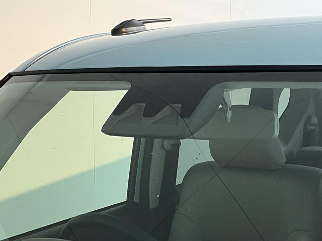 ムーヴＬ２ＷＤ　コーナーセンサー　アイドリングストップ　ベンチシート　オートライト　オートマチックハイビーム　ＬＥＤヘッドライト　盗難防止装置　オーディオレス　マニュアルエアコン　電動ドアミラー（愛媛県）の中古車