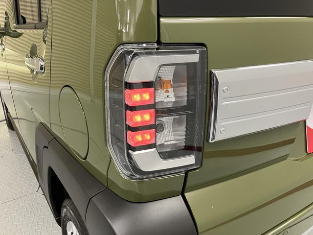 タフトG クロムベンチャープッシュスタート 電動パーキング オートエアコン オートライト LEDヘッドライト フォグランプ 左右シートヒーター アダプティブクルーズコントロール バックカメラ アルミホイール スマートアシスト(愛媛県)の中古車