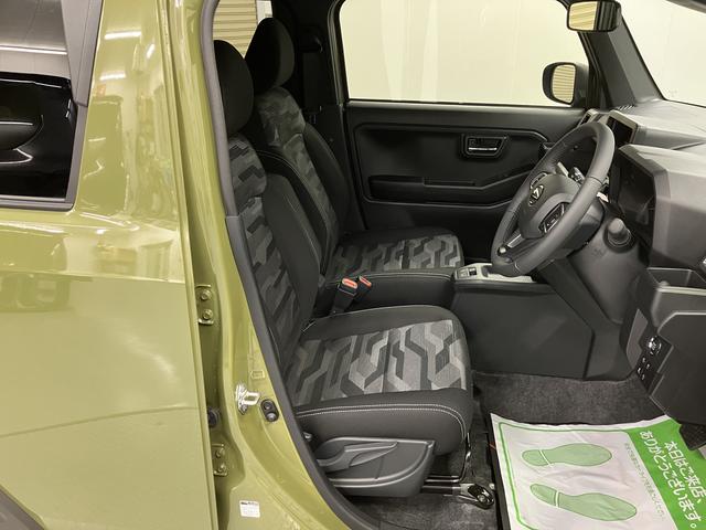 タフトG クロムベンチャープッシュスタート 電動パーキング オートエアコン オートライト LEDヘッドライト フォグランプ 左右シートヒーター アダプティブクルーズコントロール バックカメラ アルミホイール スマートアシスト(愛媛県)の中古車