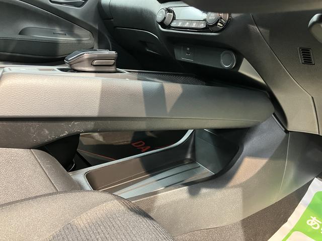 ノートＳ２ＷＤ　プッシュスタート　電動パーキングブレーキ　オートブレーキホールド　ハロゲンヘッドライト　純正ナビ　ＥＴＣ車載器　ＣＤ　ＤＶＤ　ＳＤ　Ｂｌｕｅｔｏｏｔｈ　前後ドライブレコーダー（愛媛県）の中古車