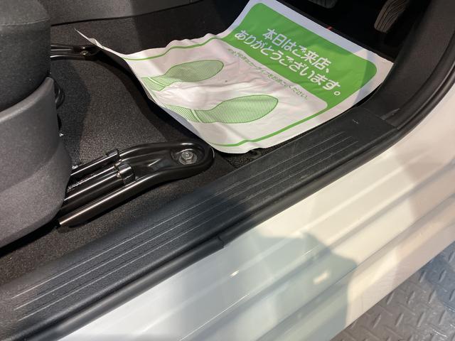 ノートＳ２ＷＤ　プッシュスタート　電動パーキングブレーキ　オートブレーキホールド　ハロゲンヘッドライト　純正ナビ　ＥＴＣ車載器　ＣＤ　ＤＶＤ　ＳＤ　Ｂｌｕｅｔｏｏｔｈ　前後ドライブレコーダー（愛媛県）の中古車