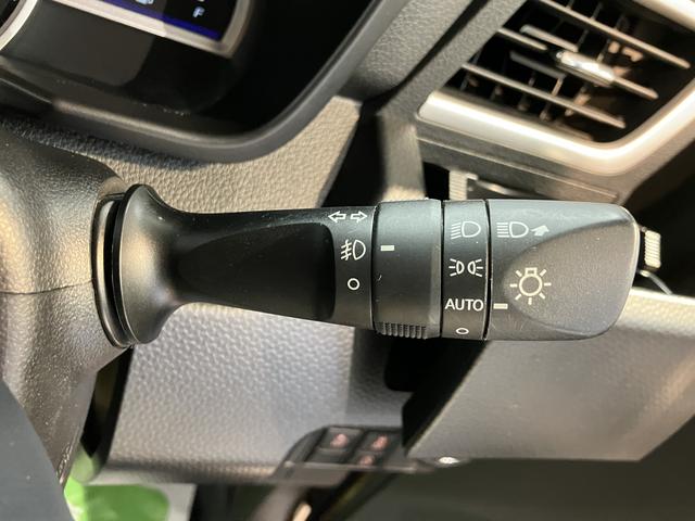 タンクカスタムＧ−Ｔプッシュスタート　両側電動スライドドア　アイドリングストップ　オートライト　ＬＥＤヘッドライト　フロントフォグランプ　盗難防止装置　純正ナビ　ＣＤ　ＳＤ　Ｂｌｕｅｔｏｏｔｈ　ＡＵＸ　バックカメラ（愛媛県）の中古車