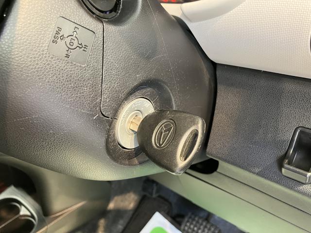 ミラココアココアＬ２ＷＤ　ＣＶＴ車　ＣＤ　アイドリングストップ　ベンチシート　マニュアルエアコン　パワステ　パワーウィンドウ　電動格納ドアミラー（愛媛県）の中古車