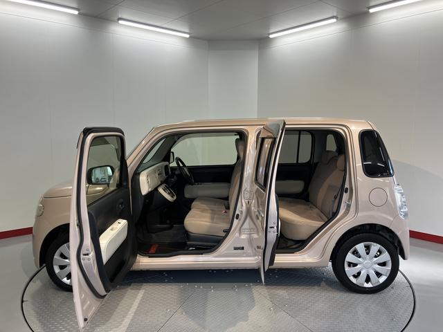 ミラココアココアＬ２ＷＤ　ＣＶＴ車　ＣＤ　アイドリングストップ　ベンチシート　マニュアルエアコン　パワステ　パワーウィンドウ　電動格納ドアミラー（愛媛県）の中古車