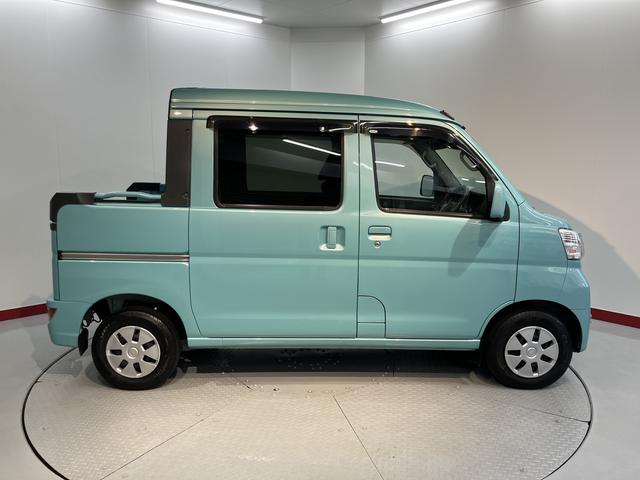 ハイゼットカーゴデッキバンＧ　ＳＡIII２ＷＤ　ＭＴ車　ナビ　バックカメラ　地上デジタルＴＶ　ＣＤ　ＤＶＤ　Ｂｌｕｅｔｏｏｔｈ　キーレスエントリー　ＳＡＩＩＩ　オートライト　アイドリングストップ　ＬＥＤヘッドライト　エアバッグ（愛媛県）の中古車