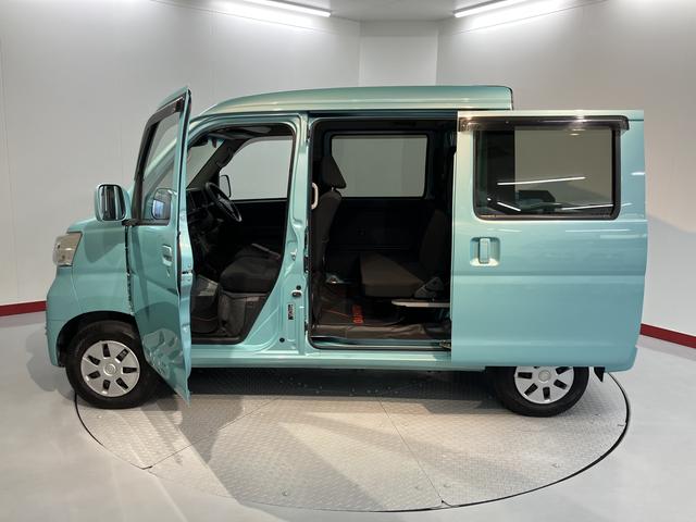 ハイゼットカーゴデッキバンＧ　ＳＡIII２ＷＤ　ＭＴ車　ナビ　バックカメラ　地上デジタルＴＶ　ＣＤ　ＤＶＤ　Ｂｌｕｅｔｏｏｔｈ　キーレスエントリー　ＳＡＩＩＩ　オートライト　アイドリングストップ　ＬＥＤヘッドライト　エアバッグ（愛媛県）の中古車