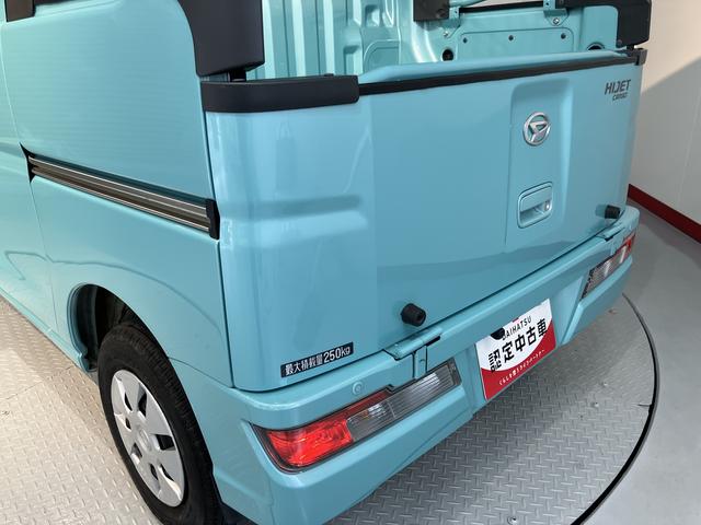 ハイゼットカーゴデッキバンＧ　ＳＡIII２ＷＤ　ＭＴ車　ナビ　バックカメラ　地上デジタルＴＶ　ＣＤ　ＤＶＤ　Ｂｌｕｅｔｏｏｔｈ　キーレスエントリー　ＳＡＩＩＩ　オートライト　アイドリングストップ　ＬＥＤヘッドライト　エアバッグ（愛媛県）の中古車