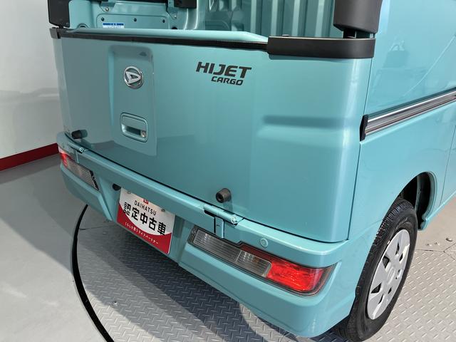 ハイゼットカーゴデッキバンＧ　ＳＡIII２ＷＤ　ＭＴ車　ナビ　バックカメラ　地上デジタルＴＶ　ＣＤ　ＤＶＤ　Ｂｌｕｅｔｏｏｔｈ　キーレスエントリー　ＳＡＩＩＩ　オートライト　アイドリングストップ　ＬＥＤヘッドライト　エアバッグ（愛媛県）の中古車