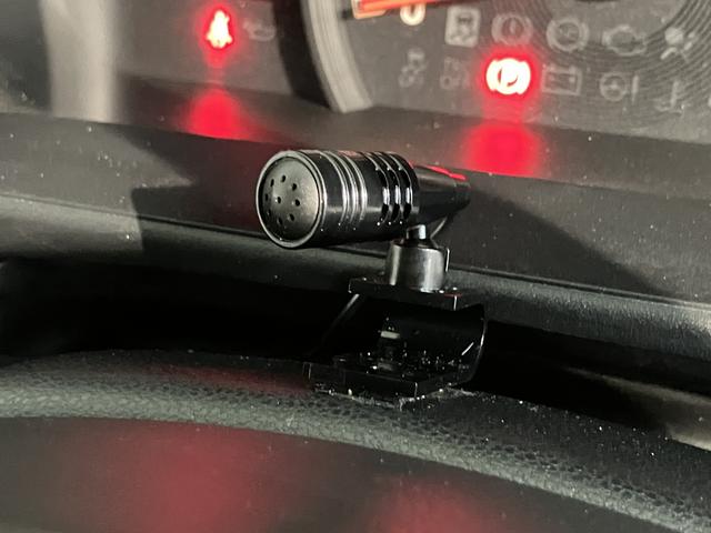 ハイゼットカーゴデッキバンＧ　ＳＡIII２ＷＤ　ＭＴ車　ナビ　バックカメラ　地上デジタルＴＶ　ＣＤ　ＤＶＤ　Ｂｌｕｅｔｏｏｔｈ　キーレスエントリー　ＳＡＩＩＩ　オートライト　アイドリングストップ　ＬＥＤヘッドライト　エアバッグ（愛媛県）の中古車