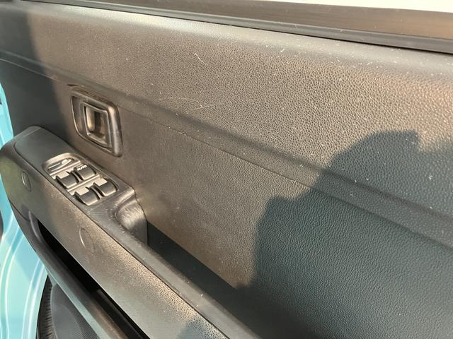 ハイゼットカーゴデッキバンＧ　ＳＡIII２ＷＤ　ＭＴ車　ナビ　バックカメラ　地上デジタルＴＶ　ＣＤ　ＤＶＤ　Ｂｌｕｅｔｏｏｔｈ　キーレスエントリー　ＳＡＩＩＩ　オートライト　アイドリングストップ　ＬＥＤヘッドライト　エアバッグ（愛媛県）の中古車