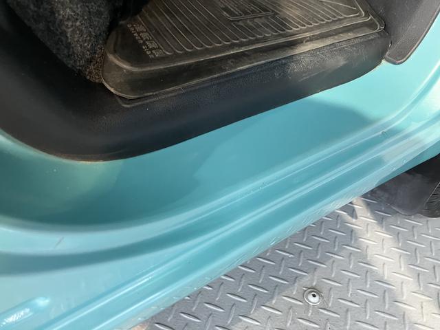 ハイゼットカーゴデッキバンＧ　ＳＡIII２ＷＤ　ＭＴ車　ナビ　バックカメラ　地上デジタルＴＶ　ＣＤ　ＤＶＤ　Ｂｌｕｅｔｏｏｔｈ　キーレスエントリー　ＳＡＩＩＩ　オートライト　アイドリングストップ　ＬＥＤヘッドライト　エアバッグ（愛媛県）の中古車