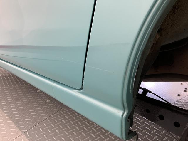 ハイゼットカーゴデッキバンＧ　ＳＡIII２ＷＤ　ＭＴ車　ナビ　バックカメラ　地上デジタルＴＶ　ＣＤ　ＤＶＤ　Ｂｌｕｅｔｏｏｔｈ　キーレスエントリー　ＳＡＩＩＩ　オートライト　アイドリングストップ　ＬＥＤヘッドライト　エアバッグ（愛媛県）の中古車