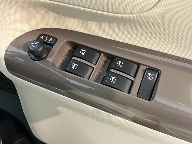 ムーヴキャンバスＸリミテッドメイクアップ　ＳＡII２ＷＤ　プッシュスタート　ベンチシート　片側電動スライドドア　アイドリングストップ　オートライト　ハロゲンヘッドライト　フロントフォグランプ　ＣＤ　ＤＶＤ　ＵＳＢ　Ｂｌｕｅｔｏｏｔｈ　バックカメラ（愛媛県）の中古車