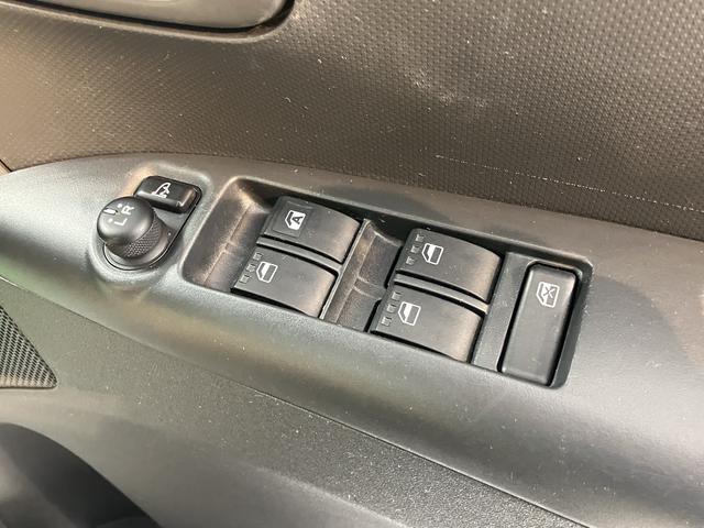 タントカスタムＸ２ＷＤ　片側電動スライドドア　アイドリングストップ　ＨＩＤヘッドライト　社外ナビ　ＣＤ　ＤＶＤ　Ｂｌｕｅｔｏｏｔｈ　ワンセグＴＶ　社外ＥＴＣ車載器　純正アルミホイール（愛媛県）の中古車