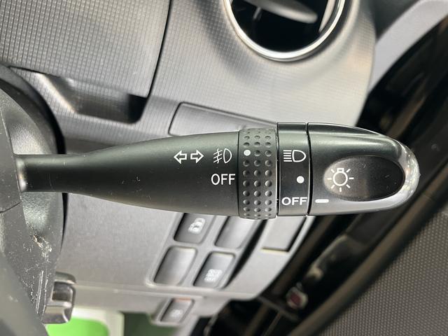 タントカスタムＸ２ＷＤ　片側電動スライドドア　アイドリングストップ　ＨＩＤヘッドライト　社外ナビ　ＣＤ　ＤＶＤ　Ｂｌｕｅｔｏｏｔｈ　ワンセグＴＶ　社外ＥＴＣ車載器　純正アルミホイール（愛媛県）の中古車