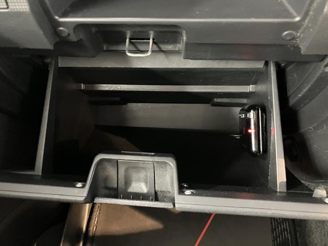 タントカスタムＸ２ＷＤ　片側電動スライドドア　アイドリングストップ　ＨＩＤヘッドライト　社外ナビ　ＣＤ　ＤＶＤ　Ｂｌｕｅｔｏｏｔｈ　ワンセグＴＶ　社外ＥＴＣ車載器　純正アルミホイール（愛媛県）の中古車