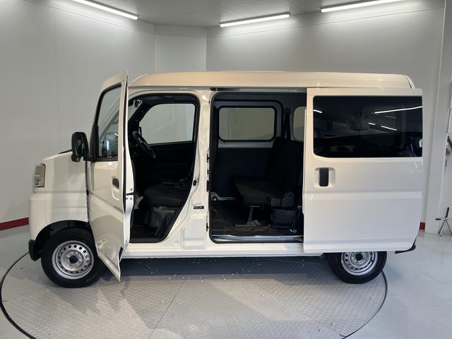 ハイゼットカーゴＤＸスマートアシスト　２ＷＤ　ＣＶＴ　ラジオ　キーレスエントリー　両側スライドドア　アイドリングストップ　エアコン　パワステ　障害物センサー　オートライト（愛媛県）の中古車