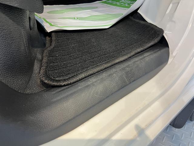 ハイゼットカーゴＤＸスマートアシスト　２ＷＤ　ＣＶＴ　ラジオ　キーレスエントリー　両側スライドドア　アイドリングストップ　エアコン　パワステ　障害物センサー　オートライト（愛媛県）の中古車