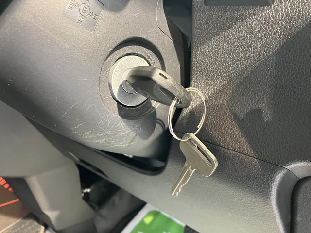 ハイゼットカーゴＤＸスマートアシスト　２ＷＤ　ＣＶＴ　ラジオ　キーレスエントリー　両側スライドドア　アイドリングストップ　エアコン　パワステ　障害物センサー　オートライト（愛媛県）の中古車