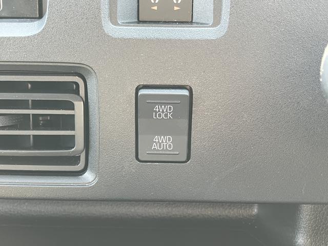 ハイゼットカーゴＤＸスマートアシスト　４ＷＤ　ＣＶＴ　ラジオ　キーレスエントリー　両側スライドドア　アイドリングストップ　エアコン　パワステ　障害物センサー　オートライト（愛媛県）の中古車