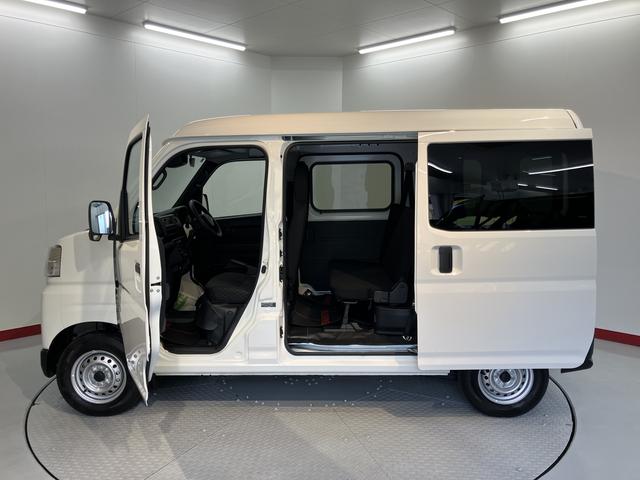 ハイゼットカーゴＤＸスマートアシスト　４ＷＤ　ＣＶＴ　ラジオ　キーレスエントリー　両側スライドドア　アイドリングストップ　エアコン　パワステ　障害物センサー　オートライト（愛媛県）の中古車