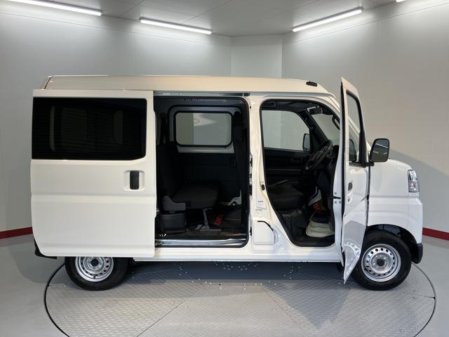 ハイゼットカーゴＤＸスマートアシスト　４ＷＤ　ＣＶＴ　ラジオ　キーレスエントリー　両側スライドドア　アイドリングストップ　エアコン　パワステ　障害物センサー　オートライト（愛媛県）の中古車