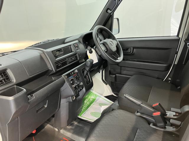 ハイゼットカーゴＤＸスマートアシスト　４ＷＤ　ＣＶＴ　ラジオ　キーレスエントリー　両側スライドドア　アイドリングストップ　エアコン　パワステ　障害物センサー　オートライト（愛媛県）の中古車