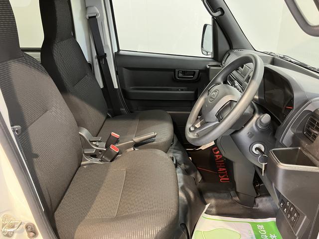 ハイゼットカーゴＤＸスマートアシスト　４ＷＤ　ＣＶＴ　ラジオ　キーレスエントリー　両側スライドドア　アイドリングストップ　エアコン　パワステ　障害物センサー　オートライト（愛媛県）の中古車