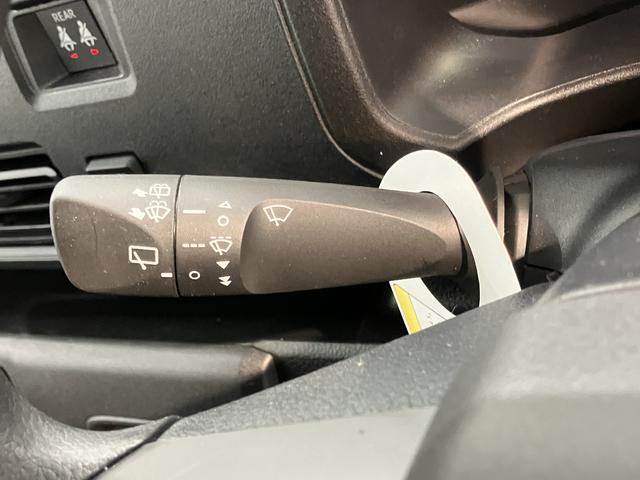 ハイゼットカーゴＤＸスマートアシスト　４ＷＤ　ＣＶＴ　ラジオ　キーレスエントリー　両側スライドドア　アイドリングストップ　エアコン　パワステ　障害物センサー　オートライト（愛媛県）の中古車