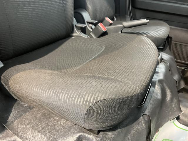 ハイゼットカーゴＤＸスマートアシスト　４ＷＤ　ＣＶＴ　ラジオ　キーレスエントリー　両側スライドドア　アイドリングストップ　エアコン　パワステ　障害物センサー　オートライト（愛媛県）の中古車