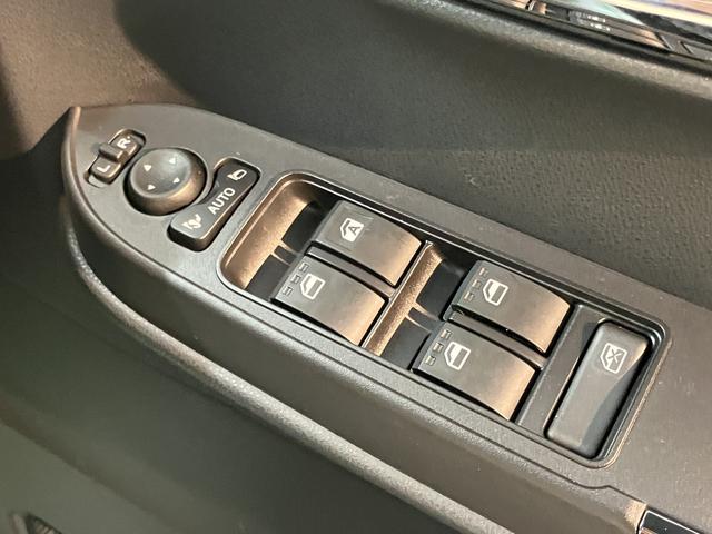 タントカスタムＸ両側電動スライドドア　前席シートヒーター　オートライト　ＬＥＤヘッドライト　障害物センサー　プッシュスタート　アイドリングストップ　ベンチシート　電動パーキング　電動格納ドアミラー　バックカメラ装着車（愛媛県）の中古車