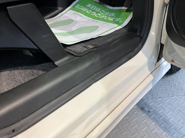 N−BOXカスタムG・ターボLパッケージCD USB ETC 両側電動スライドドア クルーズコントロール オートライト ディスチャージヘッドライト ベンチシート プッシュスタート アイドリングストップ 電動格納ドアミラー キーフリーシステム(愛媛県)の中古車